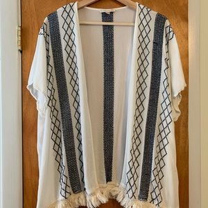 Skies Are Blue Benitez Embroidered Kimono